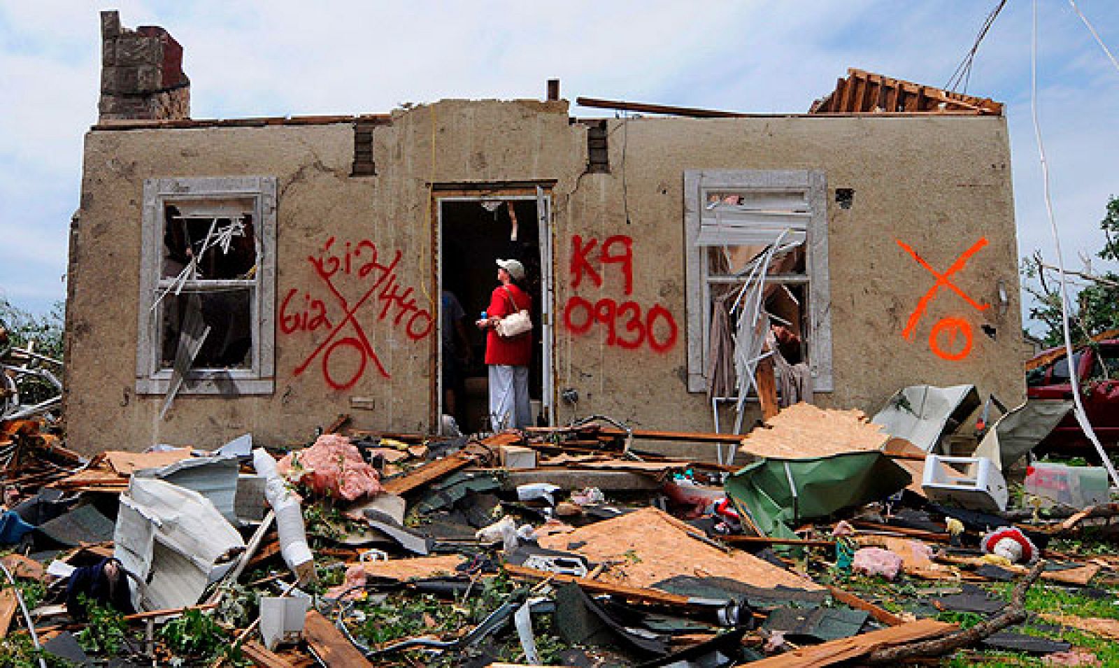 Una cadena de tornados ha sembrado el caos en el centro de Estados Unidos | Ver