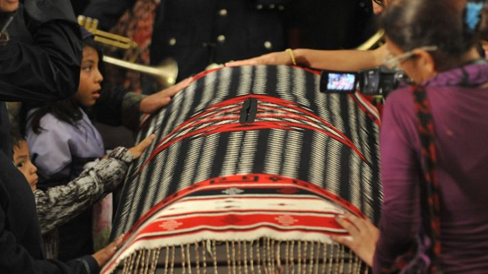 Informativo 24h - Cientos de mexicanos despiden a Chavela Vargas en la Plaza Garibaldi