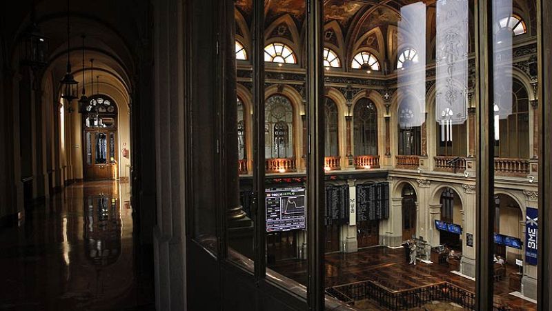 El Ibex-35 cae a mediodía cerca del 2%