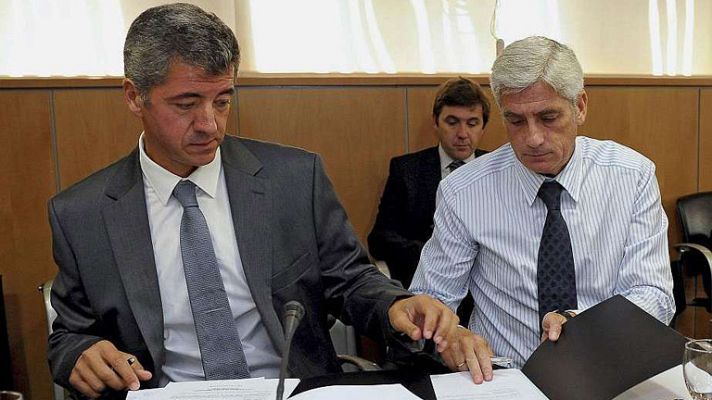 Telediario 1 - 13 clubes de fútbol amenazan con ir a la huelga