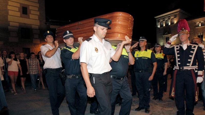 Interior impone la Medalla de Plata al Mérito Policial a la agente tiroteada en Madrid