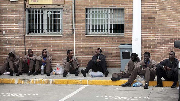 Informativo 24h - Los "sin papeles" enfermos crónicos serán atendidos pero se enviará la factura a sus países de origen