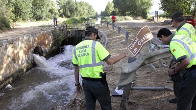Seis muertos al salirse de la v�a un coche en Naveros del Pisuerga, Palencia