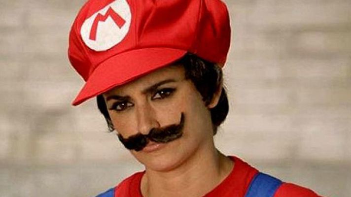 Informativo 24h - Penélope Cruz 'se deja bigote' para publicitar el nuevo videojuego de Super Mario