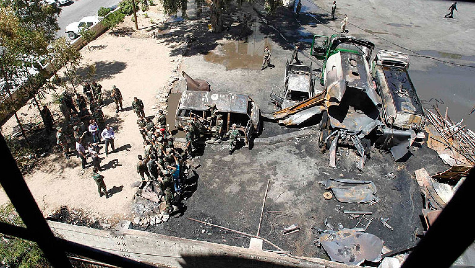 Fuerzas del régimen y rebeldes se enfrentan cerca de la sede del Gobierno sirio tras un atentado | Ver