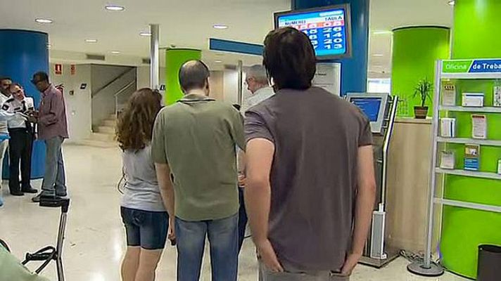 Telediario 1 - Los 400 euros para parados buscarán aumentar la reinserción laboral