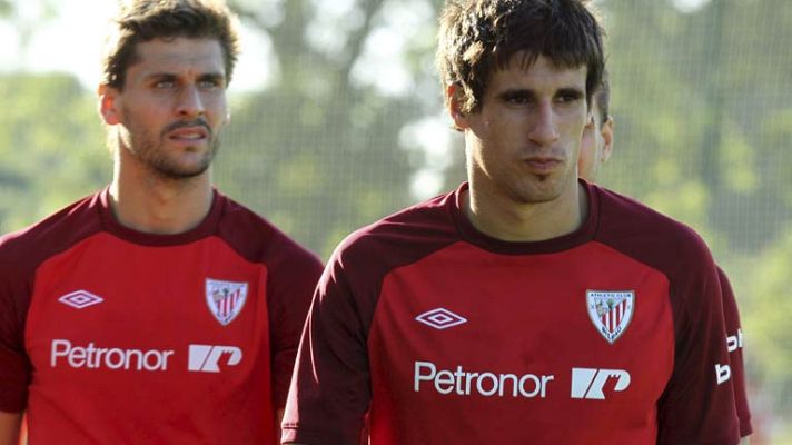 Telediario 1 - Lezama recibe en silencio a Llorente y a Javi Martínez