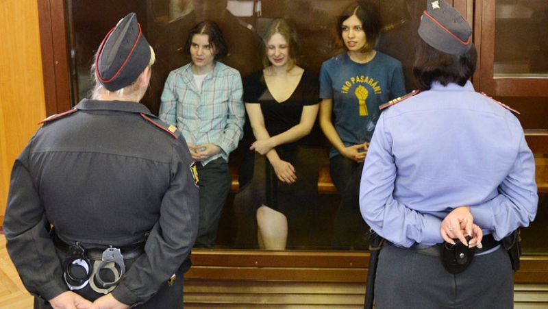 Las tres activistas del grupo punk ruso Pussy Riot, condenadas por gamberrismo por odio religioso