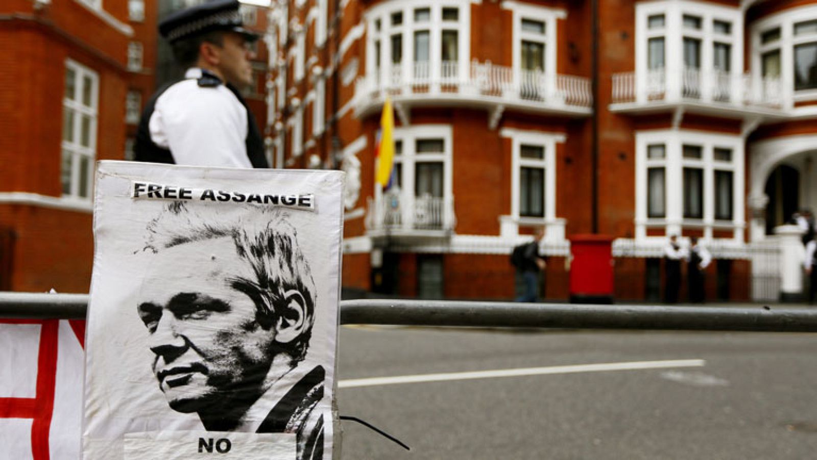 CRISIS ENTRE ECUADOR Y REINO UNIDO POR CASO ASSANGE