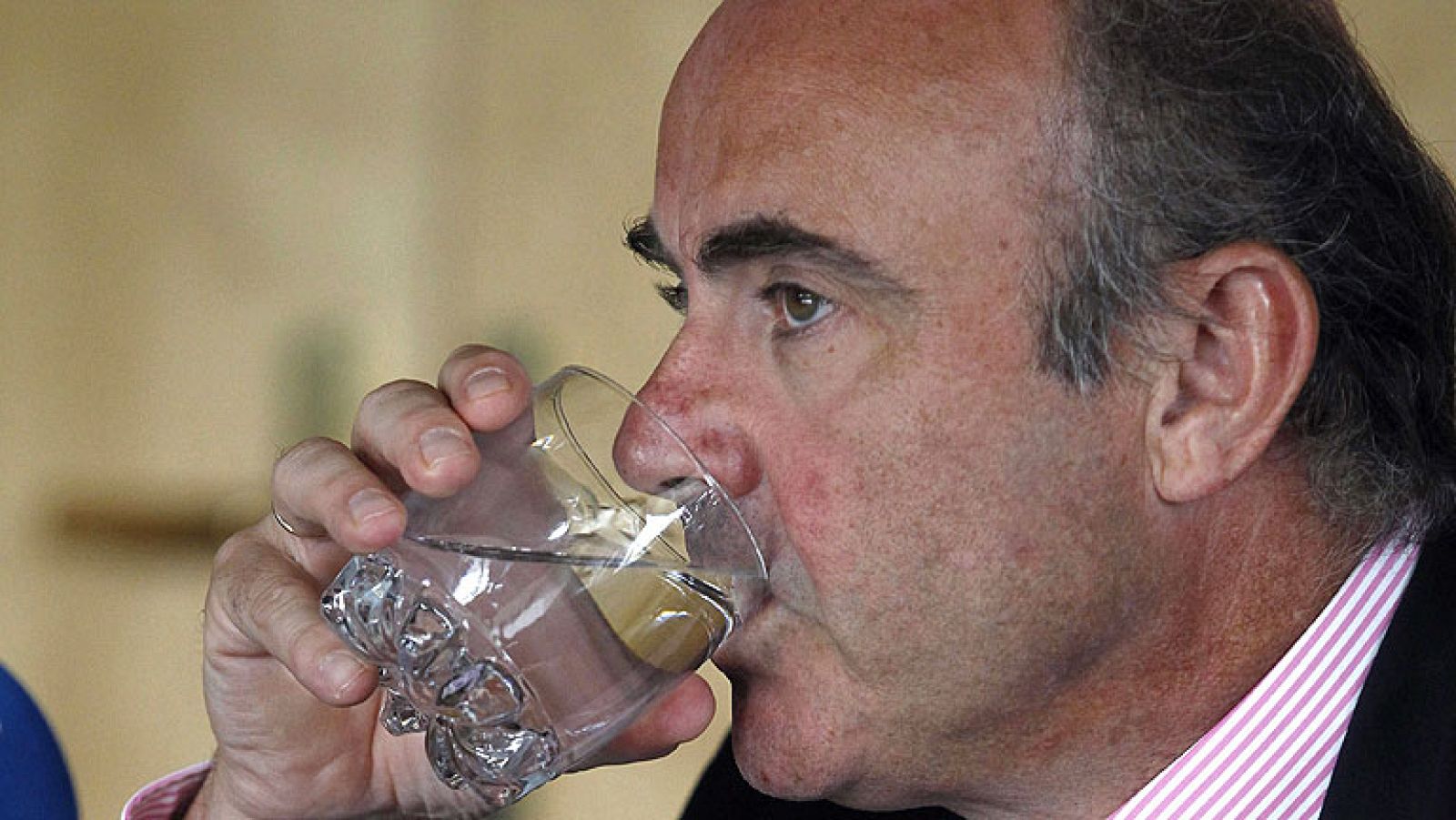 De Guindos: "La intervención del BCE debe ser contundente" | Ver