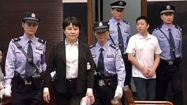Informativo 24h - Un tribunal condena a esposa de Bo Xilai a pena de muerte suspendida