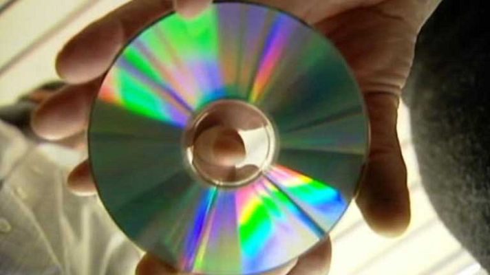 Telediario 1 - Se compran datos de cuentas Suizas