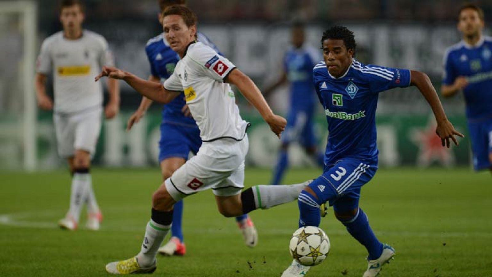 Gol de De Jong en propia puerta (1-3) | Ver