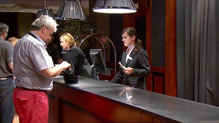 Telediario 1 - Menos españoles en los hoteles