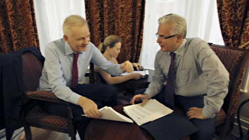 Garzón planea llevar a la Corte Internacional el caso Assange