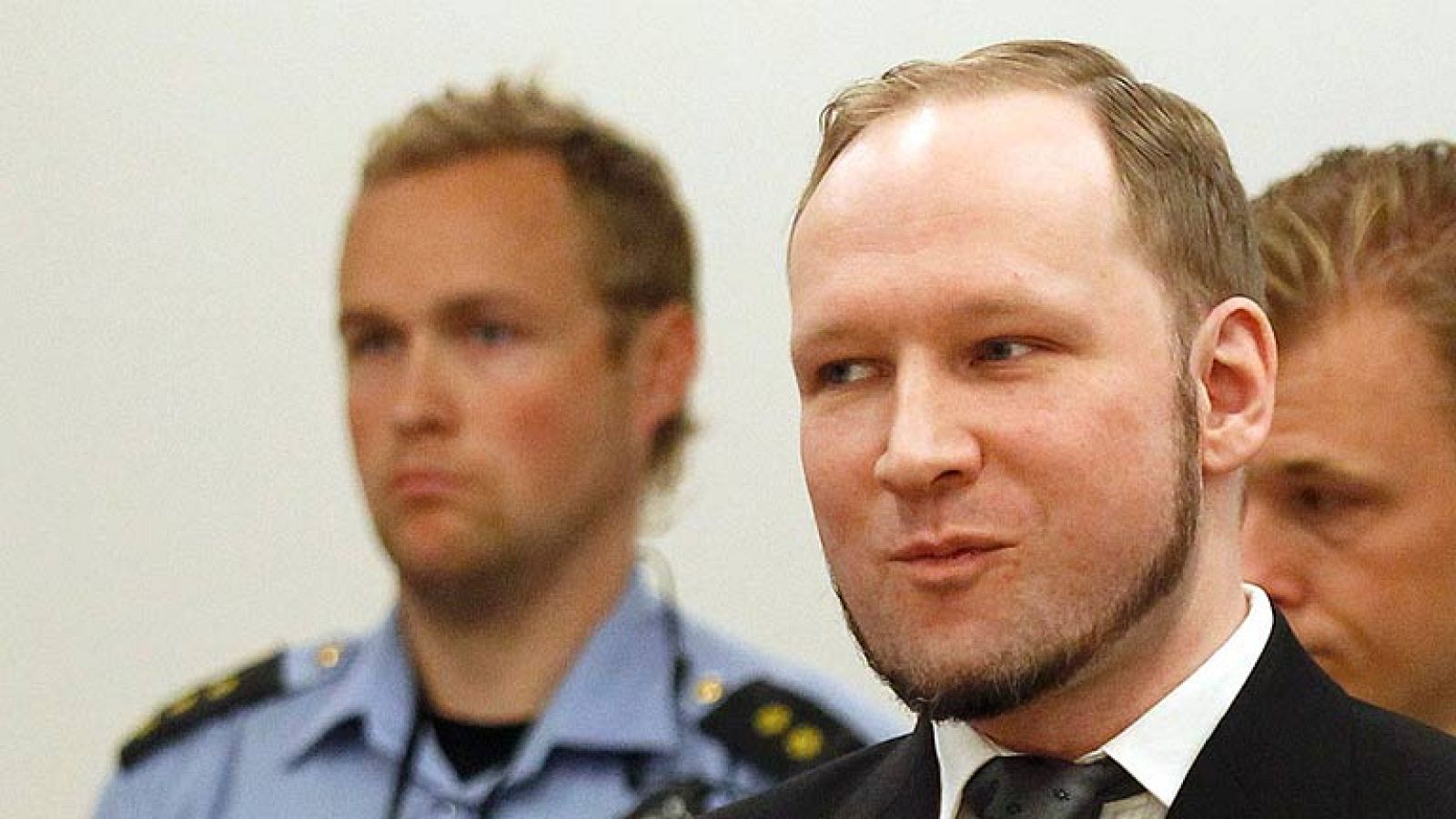 Noruega considera 'cuerdo' a Breivik y lo condena a su pena máxima de cárcel - Informativo 24h | Ver