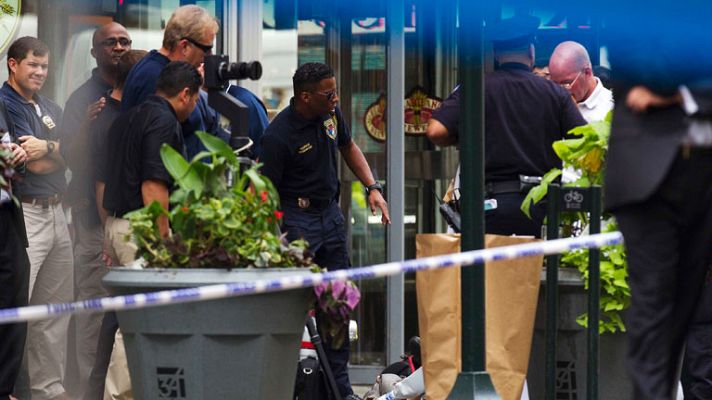 Telediario 1 - Dos muertos y nueve heridos en un tiroteo frente al Empire State de Nueva York