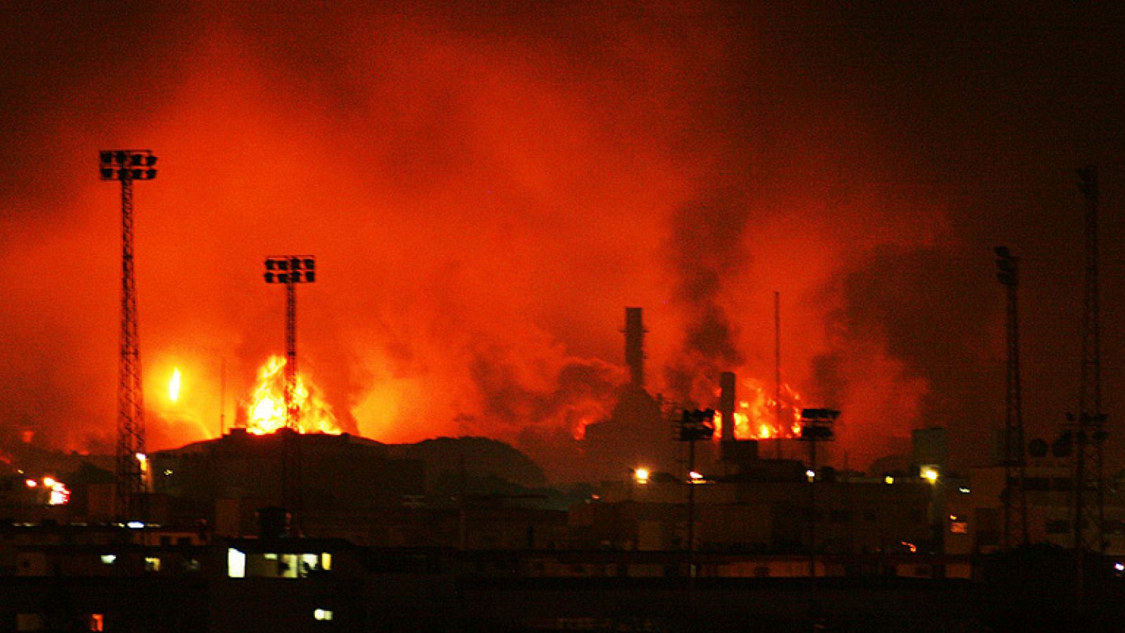 Al menos 19 muertos en la explosión de una refinería en Venezuela