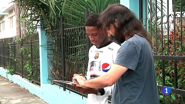 Telediario 1 - Un cura español rescata con fútbol a pandilleros violentos en Ecuador