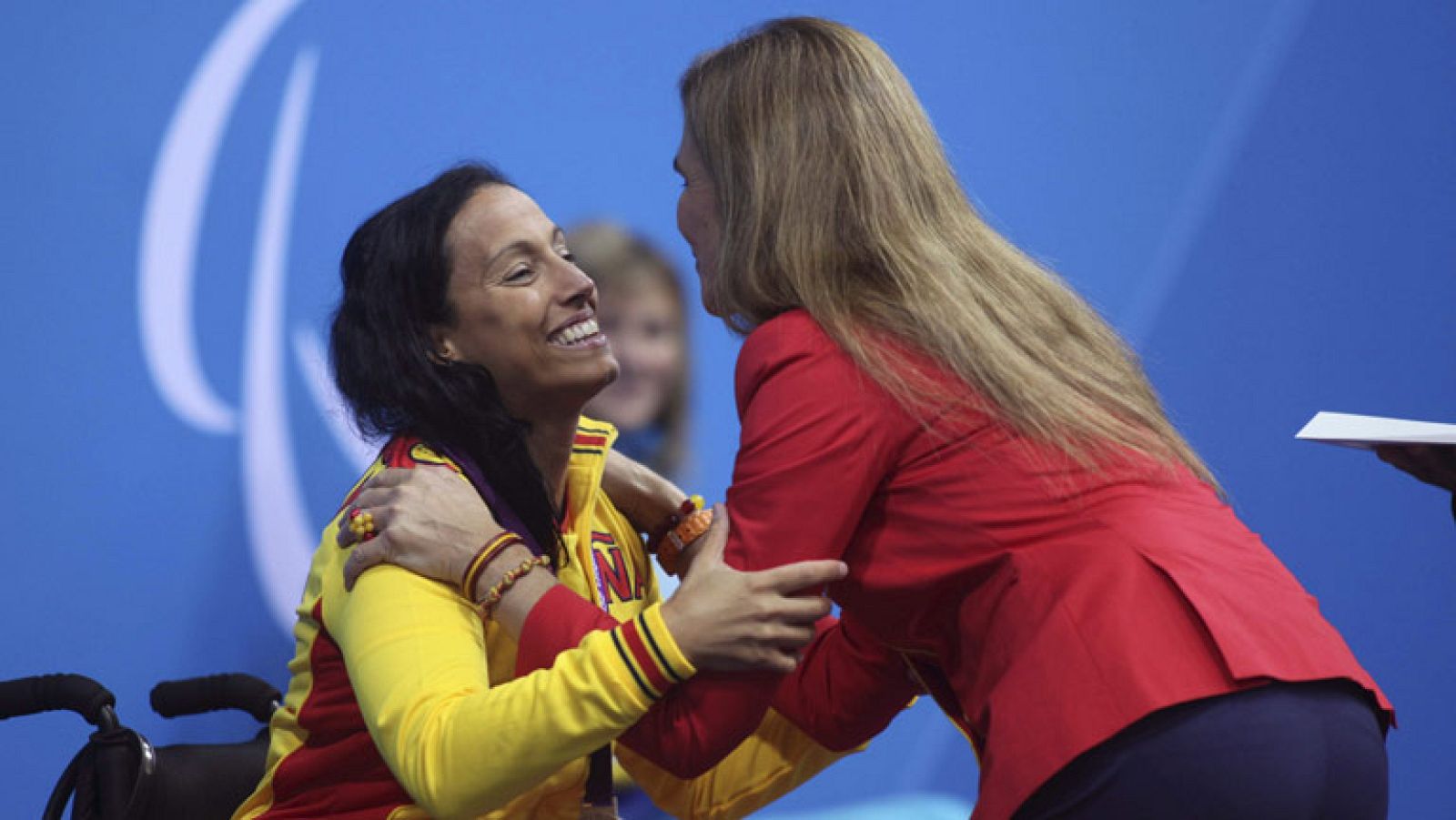 La nadadora Teresa Perales ha puesto hoy otra medalla, ahora de bronce (en la distancia de los 200 metros estilos, con 3:28.58), en su colección de preseas, en la segunda jornada de los Juegos Paralímpicos de Londres 2012, y suma ya 18 desde Sydney 2