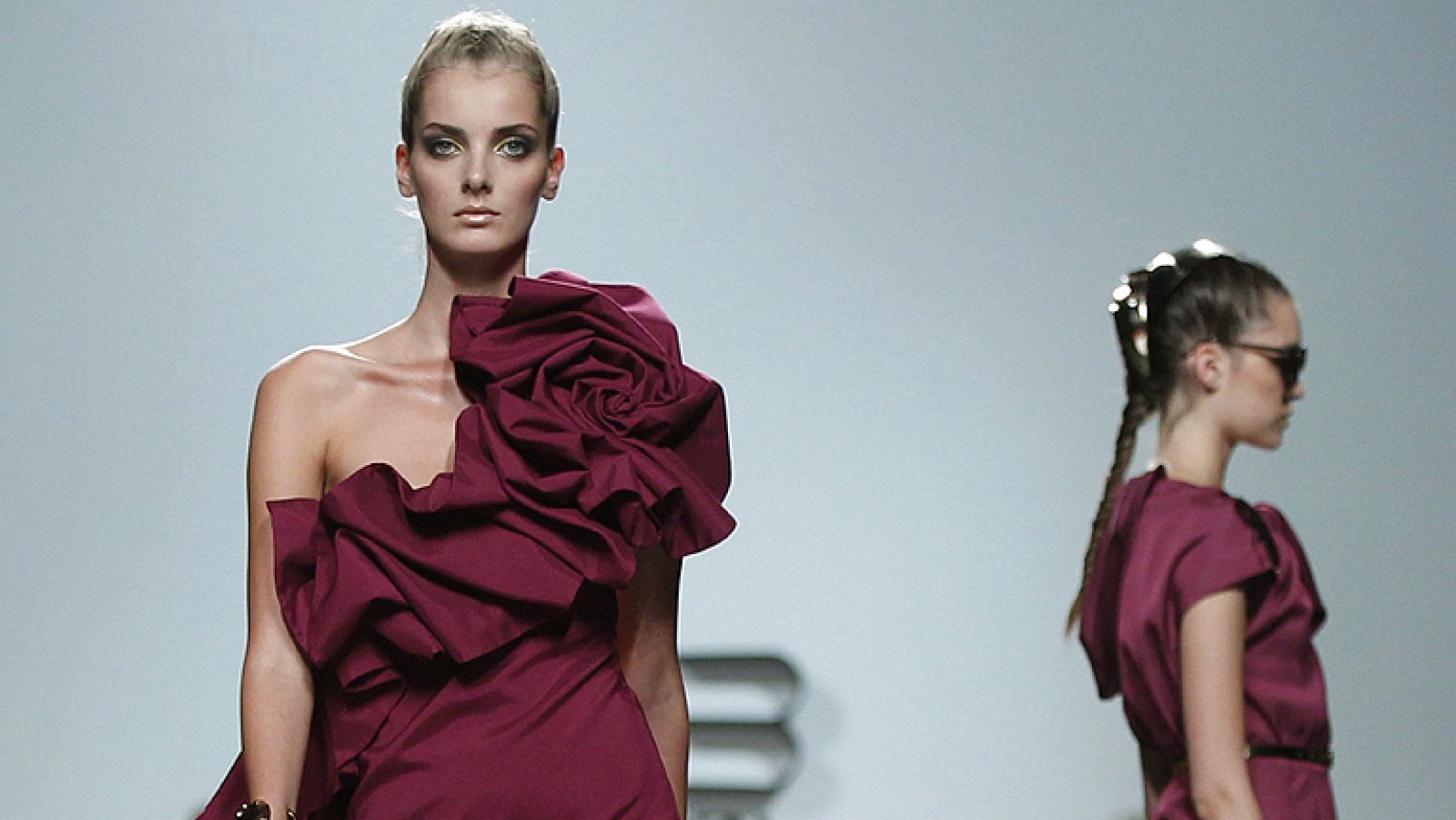 Cibeles: María Barros, desmontando a Brancusi; Sara Coleman, pasarela subacuática