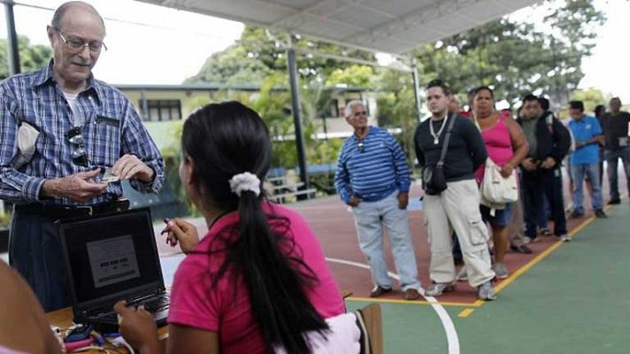 Telediario 1 - Un mes para elecciones Venezuela
