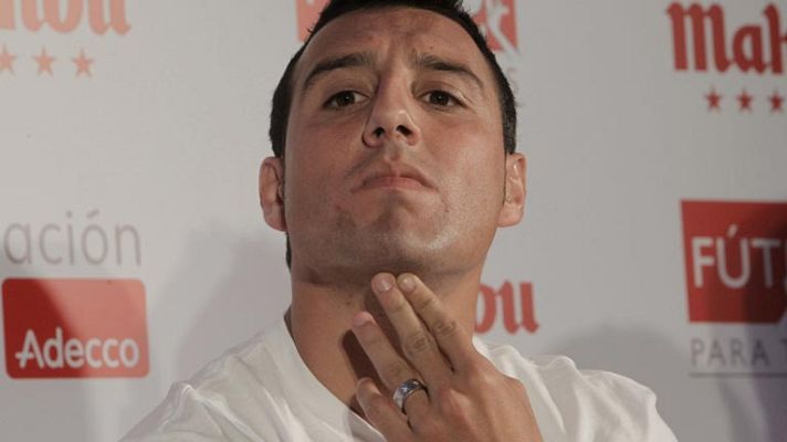 Telediario 1 - Cazorla: "Iniesta es un futbolista diferente y se merece premio"