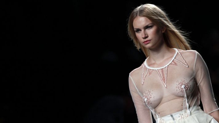  - Desfile íntegro de Victor Von Schwarz