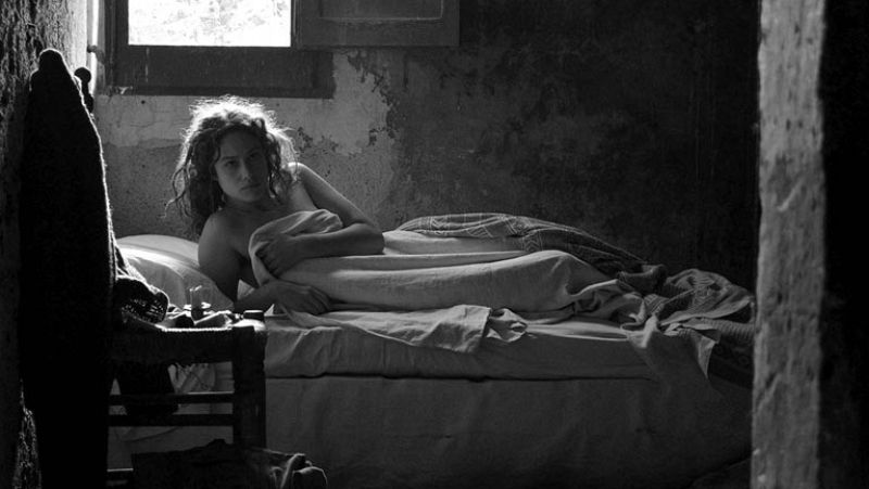 Las esculturas acompañan a actores de carne y hueso en lo último de Fernando Trueba | Ver