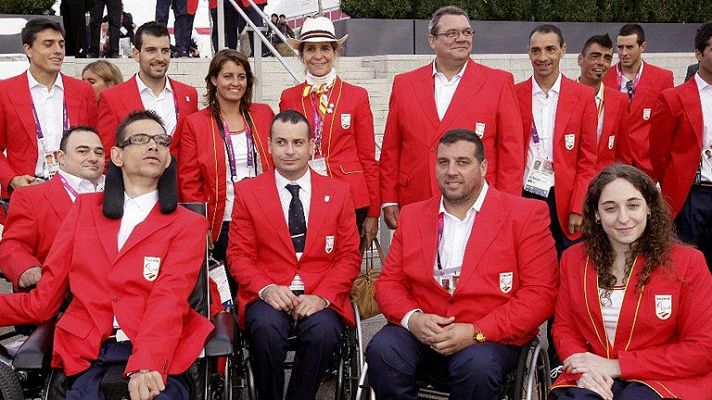 Telediario 1 - El Comité Paralímpico Internacional y Casillas-Xavi optan al Príncipe de Asturias