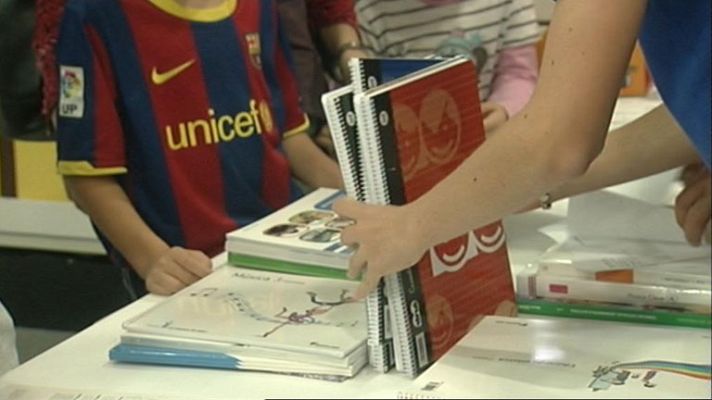 Telediario 1 - 200 euros por niño en libros