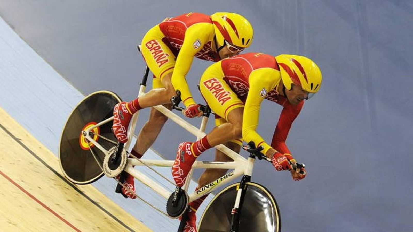 Oro en ciclismo en pista para Venge-Llauradó