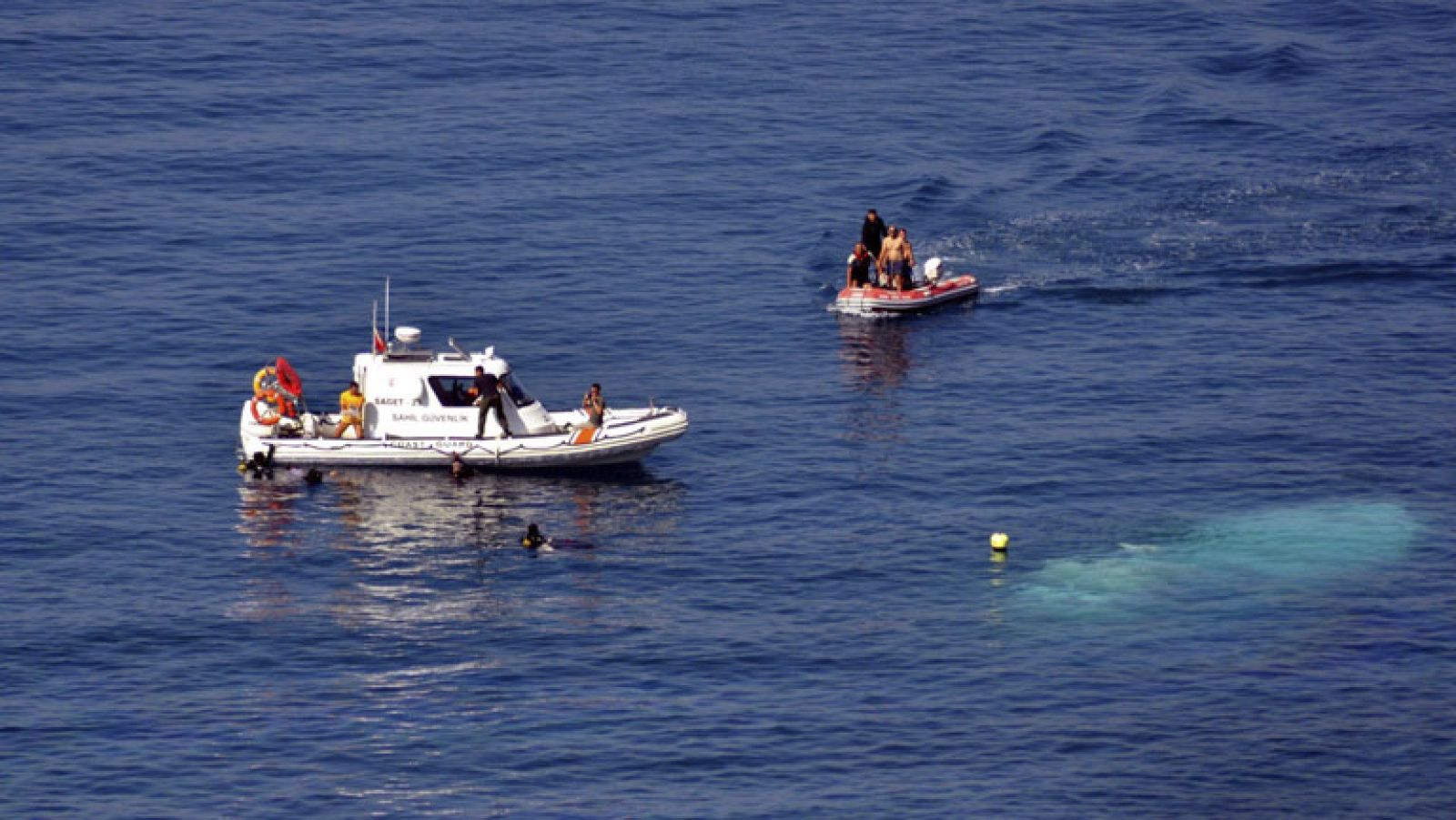 Decenas de inmigrantes mueren al hundirse el barco en que intentaban salir de Turquía
