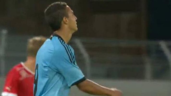  - Rodrigo dispara al larguero de la portería suiza