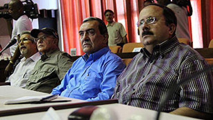 Telediario 1 - Las FARC ponen el alto el fuego como prioridad en el diálogo con Colombia