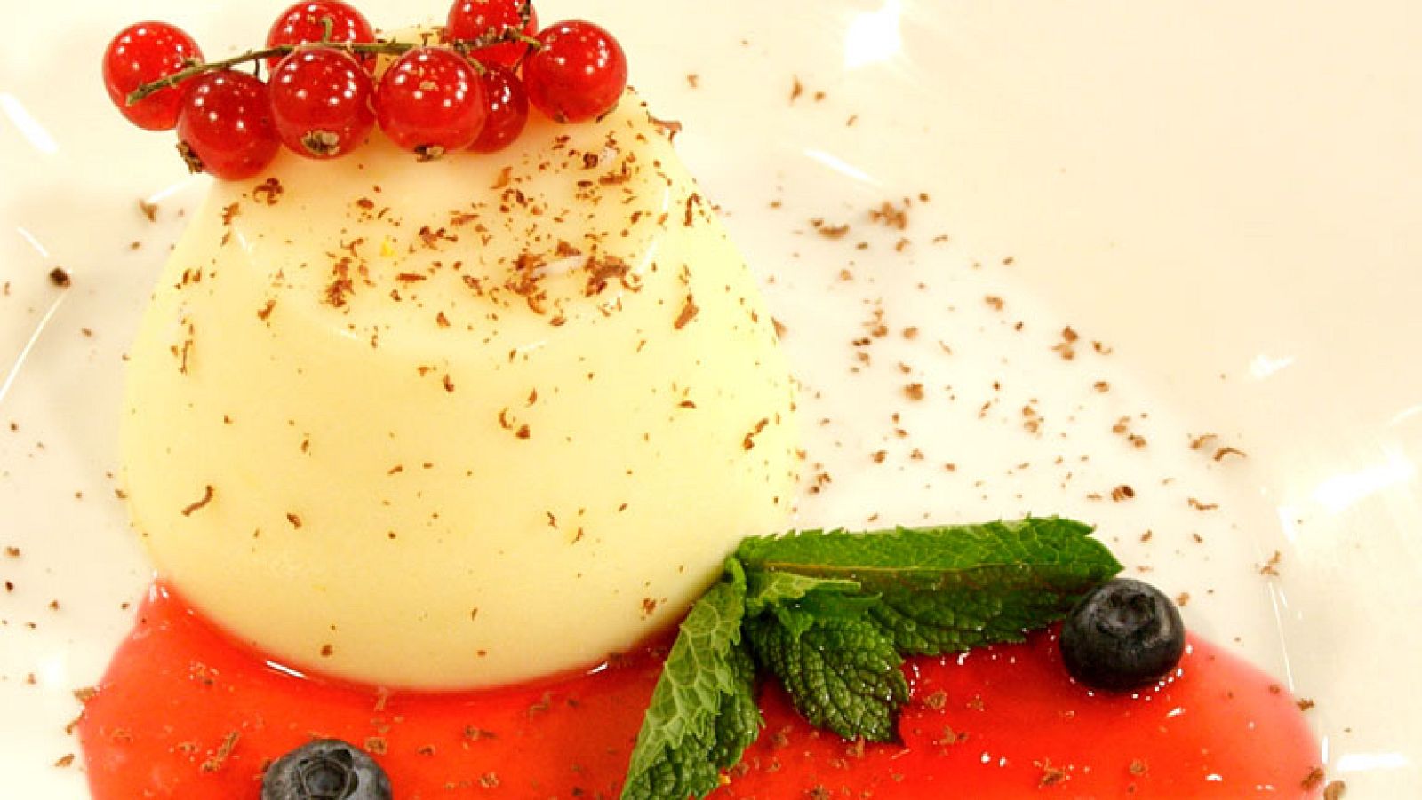 Flan de chocolate con frambuesa