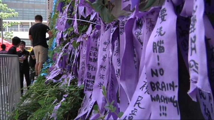 Telediario 1 - No al "Patriotismo Nacional"