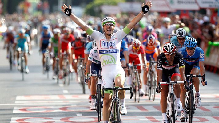 Vuelta ciclista a España - Degenkolb se alza con su quinta victoria en Madrid