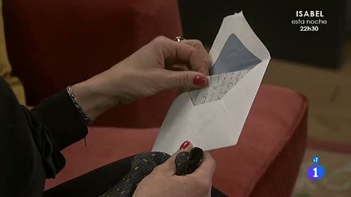 Amar en tiempos revueltos - Angi lee los deseos de Viktor