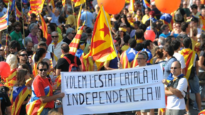 Informativo 24h - Miles de personas colapsan el centro de Barcelona en la marcha independentista