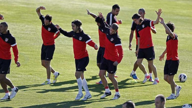 La UEFA ha retenido al Atlético de Madrid y al Málaga los ingresos generados por premios. Es una medida cautelar que afecta a 23 equipos europeos, que ahora tienen que actualizar su situación antes del próximo día 30.