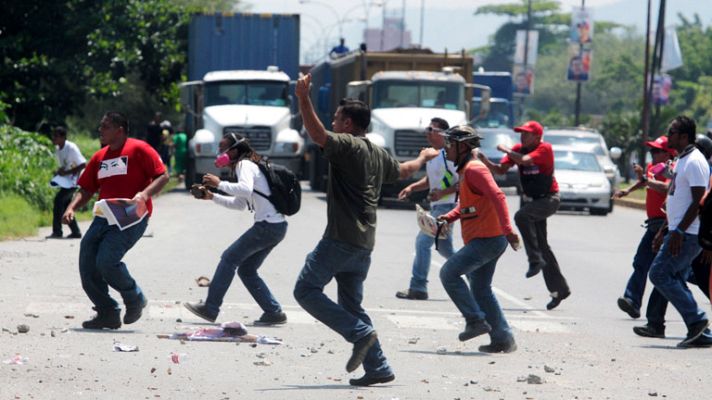 Informativo 24h - Choques en Venezuela entre chavistas y partidarios de la oposición durante la campaña electoral