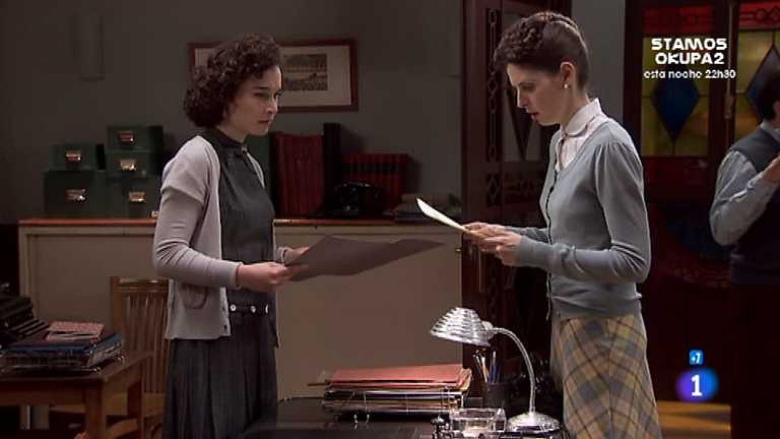 Amar en tiempos revueltos - T7 - Capítulo 213 - Cecilia, desesperada por las noticias sobre la desaparición de Alberto, busca a Matilde para saber su paradero - Ver ahora