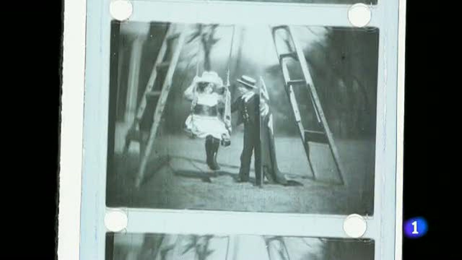 Un poco de color a negativos en blanco y negro | Ver