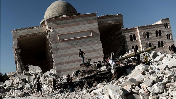 Telediario 1 - El conflicto sirio se convierte en una guerra abierta con más de 20.000 muertos