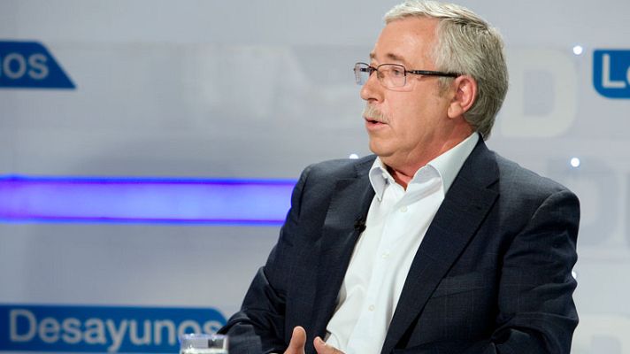 Los desayunos - Toxo ve a la gente "menos resignada" ante la crisis y los recortes