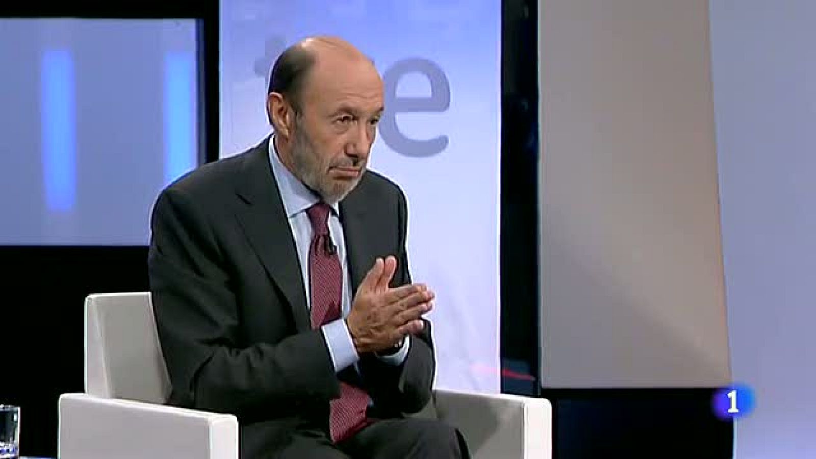 Rubalcaba: "Si no llega a ser Patxi López, las cosas hubieran sido más difíciles" - Especiales informativos | Ver