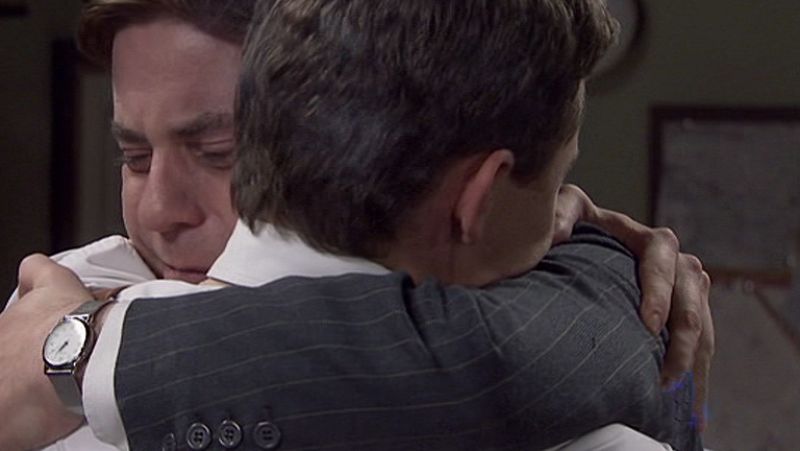 Amar - Héctor, destrozado por la muerte de Teresa