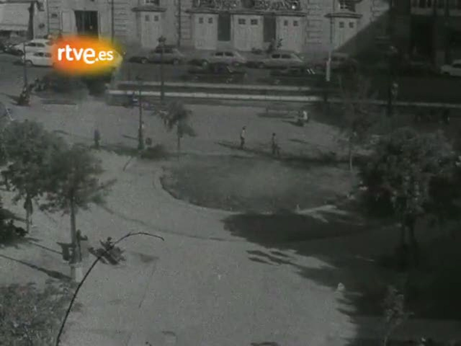 El incendio que destruyó el teatro Español en 1975