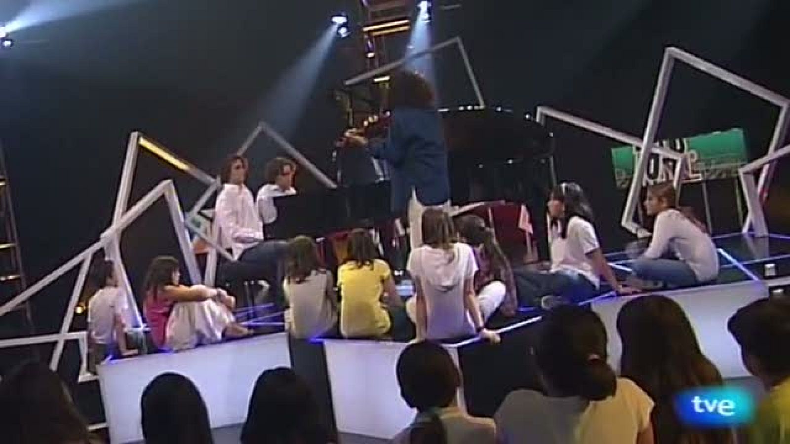 Víctor y luis del valle, ara malikian: danza española nº1 - Pizzicato en Clan | Ver